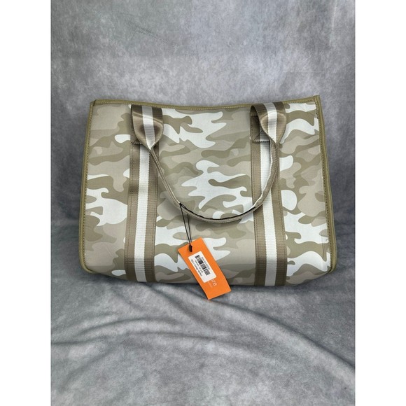 Haute Shore Isla neoprene tote with smaller bag NWT 97$ - Picture 2 of 11